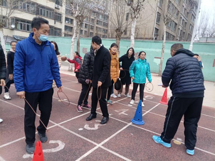 小学生趣味活动有哪些；小学趣味游戏有哪些项目