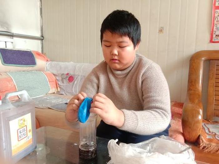 趣味科学实验教学视频，好玩的科学小实验视频