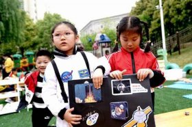给小朋友讲航天知识，幼儿简单介绍火箭
