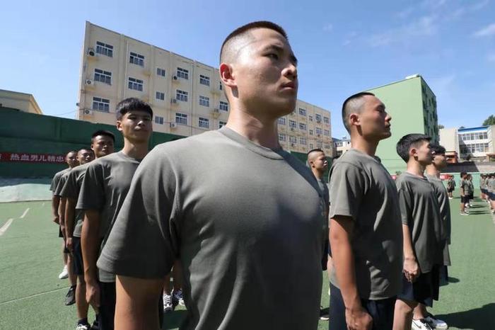 个人知识库训练，身体素质训练八个动作