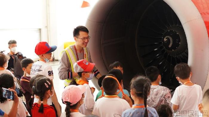 适合小学生的航空知识简短、给幼儿园小朋友讲飞机知识