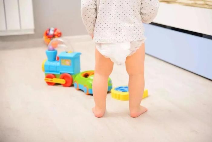 婴幼儿小知识，如何判断宝宝穿得够