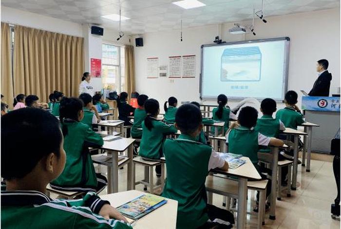 小学生科普知识讲座视频 社区科普知识讲座宣传