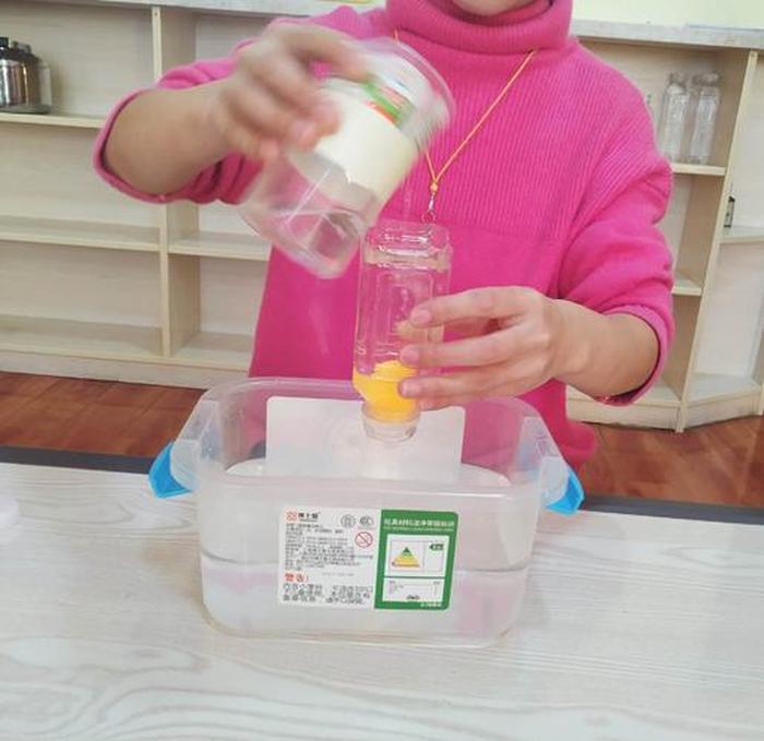 幼儿园科学小实验视频 一个小实验视频