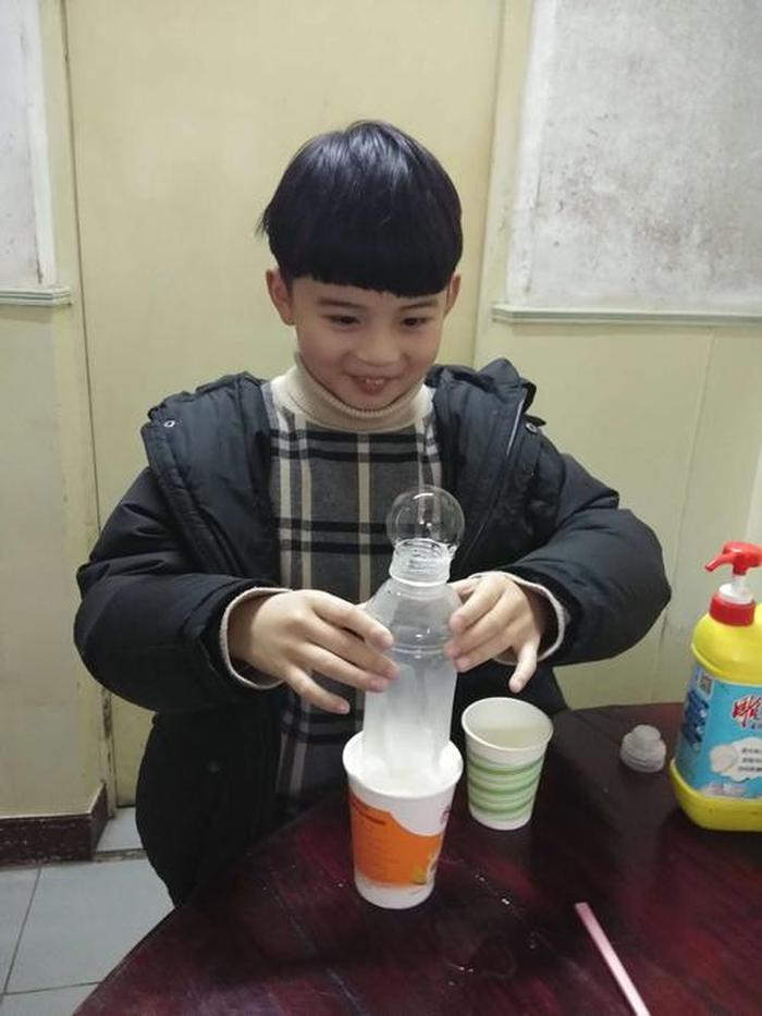 化学趣味小实验；科学小实验立起来