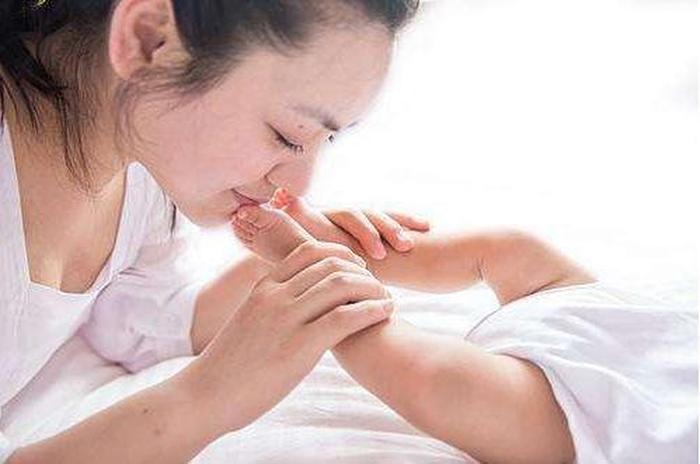 初生婴儿日常护理技巧 - 新生婴儿应该如何护理