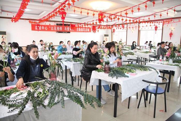 大连学习插花培训班、大连插花培训学校