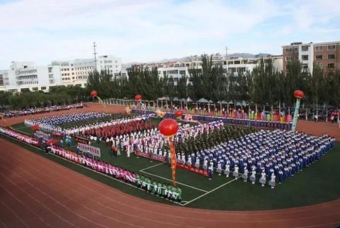 青年学校（包头青年学校）