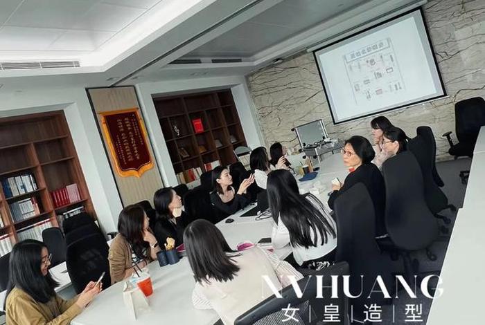 学化妆培训免费课程（学化妆的培训机构）