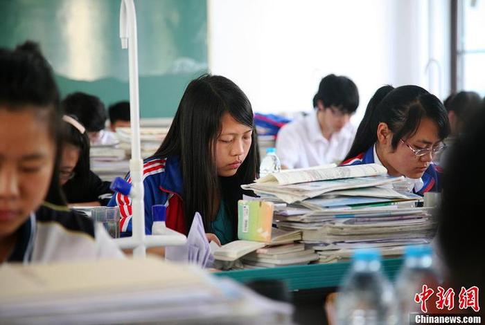 小学生学习紧张视频 小学生紧张的表现