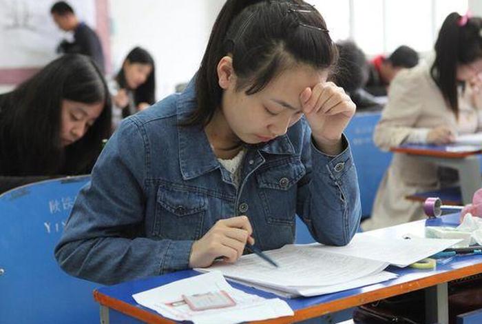 高三学生压力大怎么开导，高三学生压力大家长怎么疏导