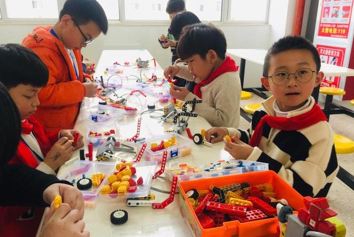 学习机器人6-12岁，学机器人对小孩有用吗