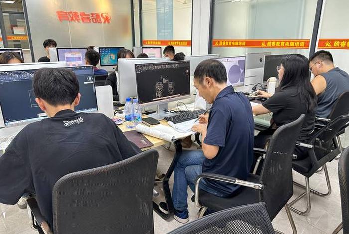 cad培训班一般学费多少钱、学cad制图培训班要多久