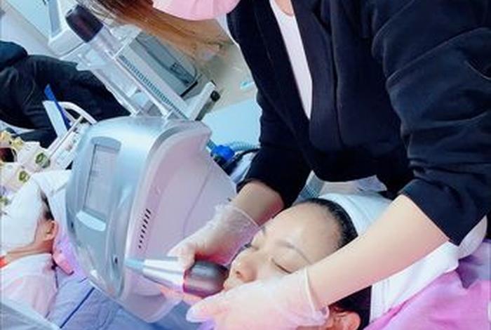 华容美容化妆培训学习（美容化妆培训培训）