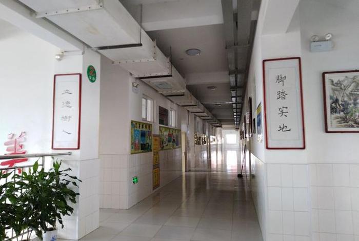 图片学校走廊 图片学校走廊大全