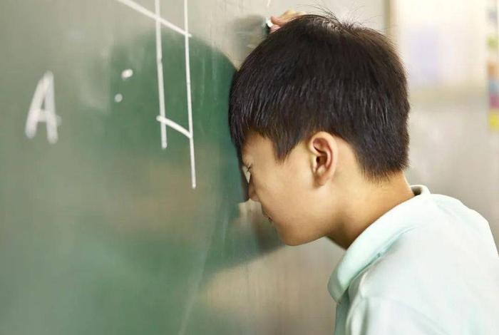 家里学习学不进去；在家里学不进去愁死了