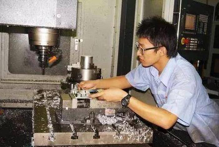 数控学校哪家好；学数控编程去哪里学比较好
