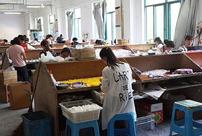 做学习用品的工厂（学生用品加工）