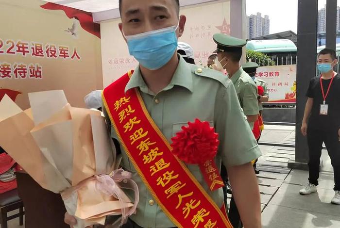 走学校入伍还是走老家入伍好 从地方入伍好,还是从学校入伍好