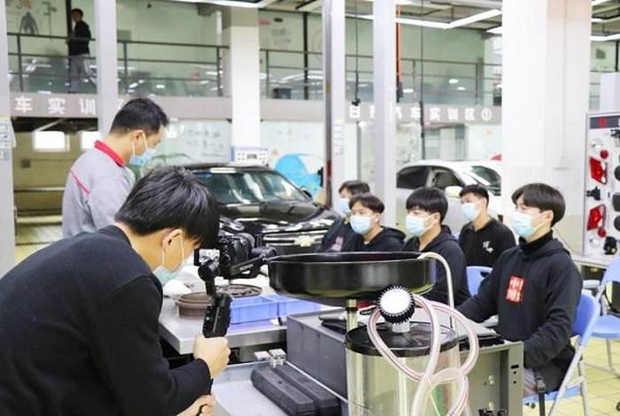学习新能源汽车维修在哪里学 - 新能源汽车维修自学
