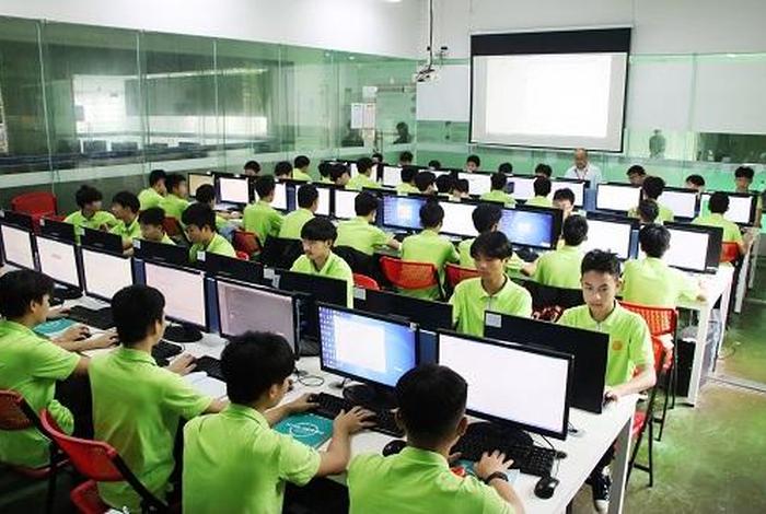 学习服务行业 - 服务行业学校
