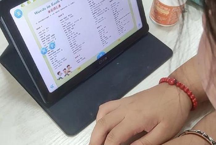 平板怎么学英语（平板怎么学英语好）