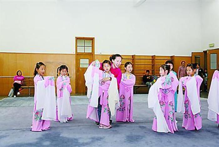 学戏学校（学戏要学多久）