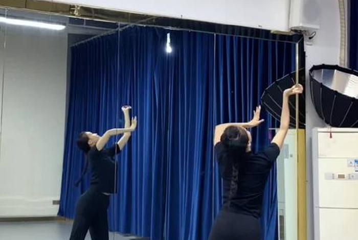 学习舞蹈视频慢动作；舞蹈视频简单易学好看 学生慢的