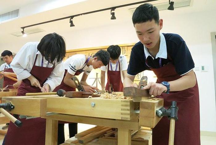 学习木工活；学木工累不累