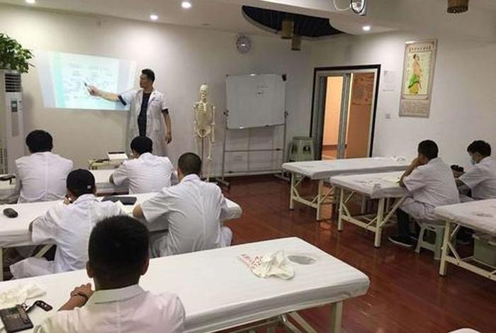 针灸学习班（初中毕业学针灸正规学校）