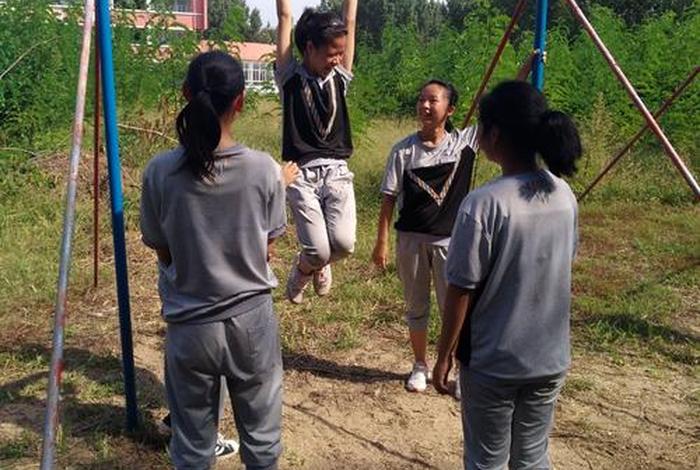 学习间隙放松运动、行进间放松运动