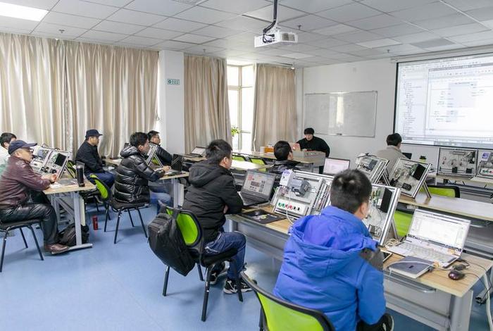 plc自动化培训中心；plc自动化培训中心办的