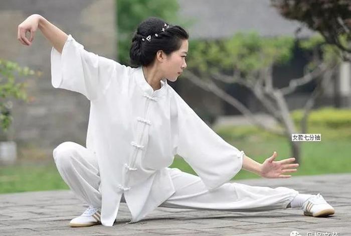 学太极拳的最佳年龄，长期练太极的女人