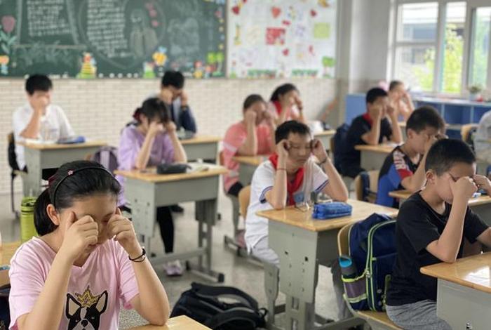 学生眼保健操、学生眼保健操照片