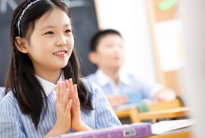 努力学习的孩子视频 - 孩子努力读书的视频