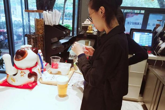 在奶茶店上班要学什么，在奶茶店上班要干什么
