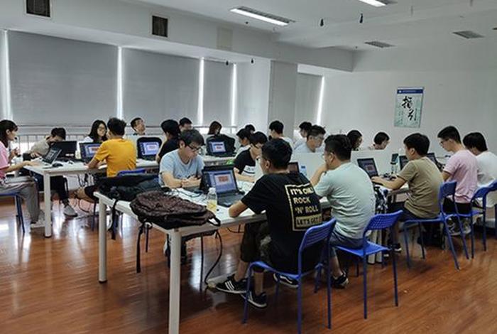 电脑软件学习班，电脑软件应用培训机构