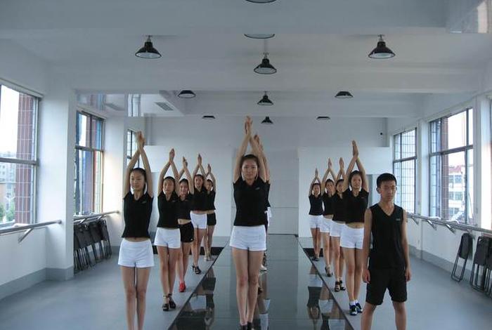 模特学校哪里最好，模特培训学校哪个学校最好