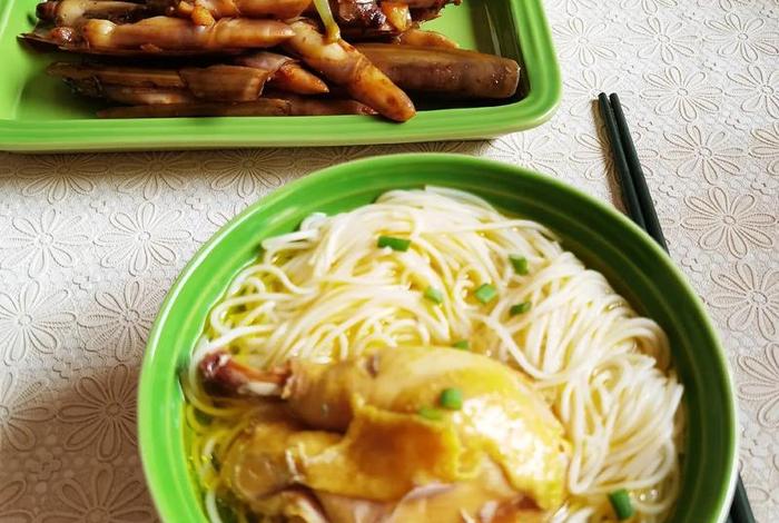 学习鸡汤面培训班多少钱 - 做鸡汤面的绝密配方