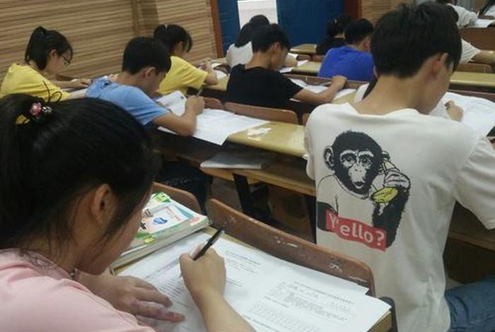 高中的学习氛围（普通高中氛围不好怎么办）