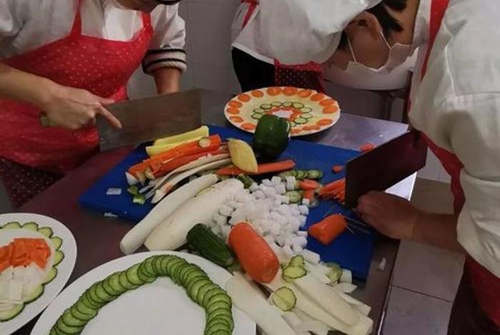 学配菜怎么配（配菜学徒一般学多久）