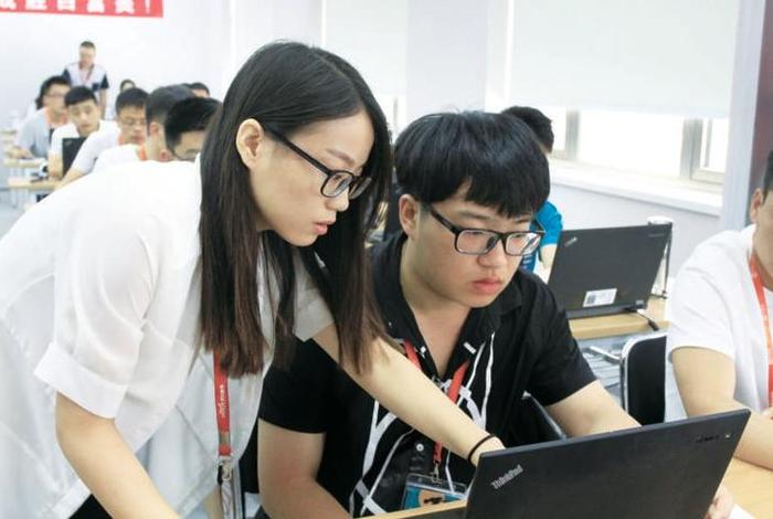 web 前端 培训；web前端培训机构