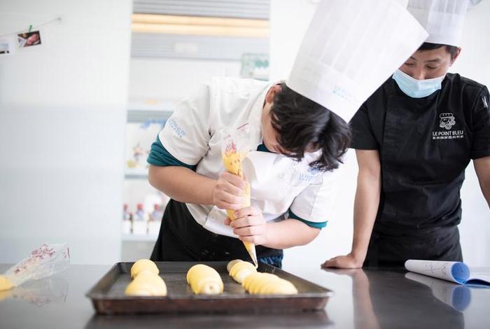 学习糕点烘焙学校 - 糕点师烘焙学校