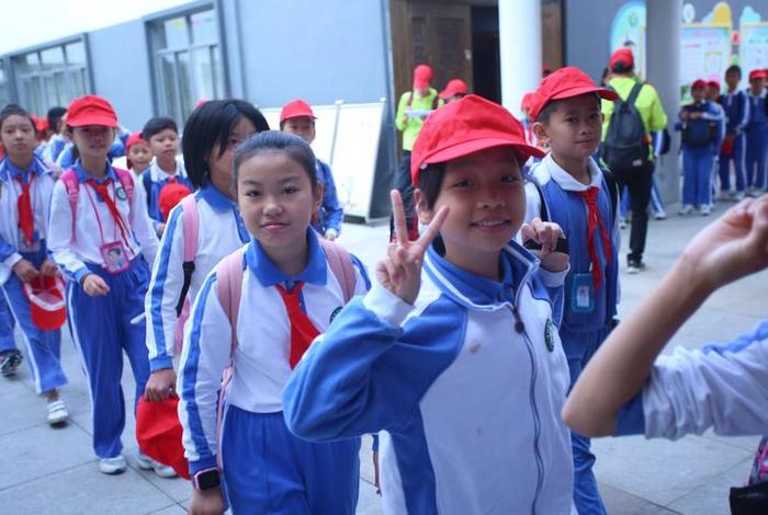 学习期间旅游，旅游学生