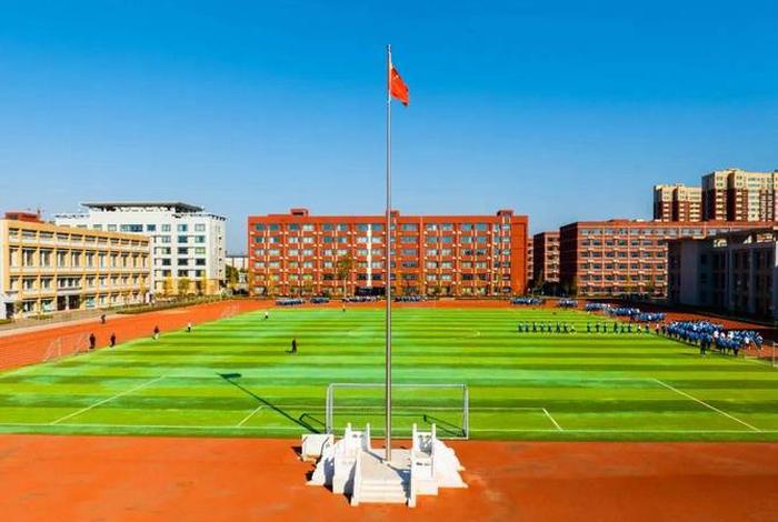 免费的学校、免费的学校 高中