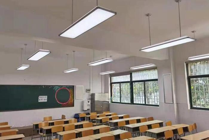 学习室灯，学生间的灯