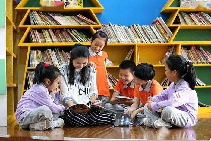 中小学生课外读物，中小学生课外读物进校园