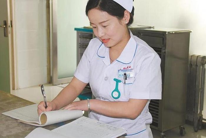 学习护士怎么样；学护士工作前景怎么样