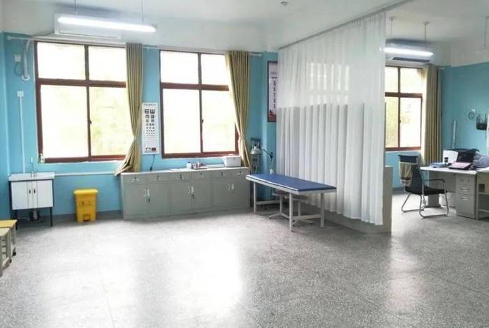 巨子学校（巨子学校医务室）