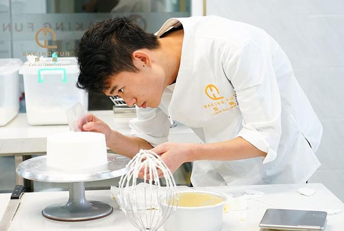 学习糕点师 学糕点师有前途吗